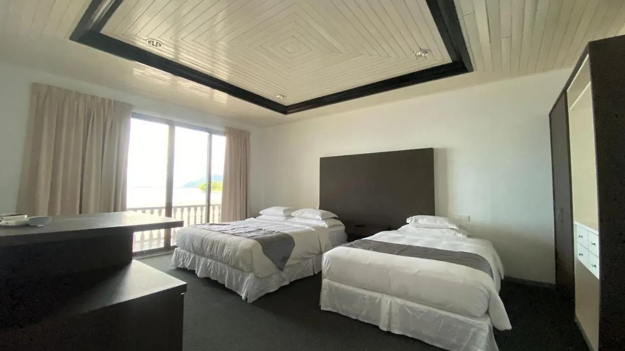 Century Langkasuka Resort Langkawi Pantai Cenang  4*, Pantai Cenang (Langkawi)
